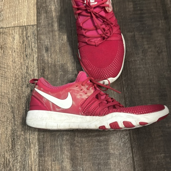 Women’s Nike Training Shoe Size 7 - Picture 3 of 8
